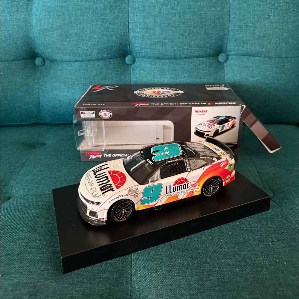Chase Elliott 2023 llumar standard Diecast